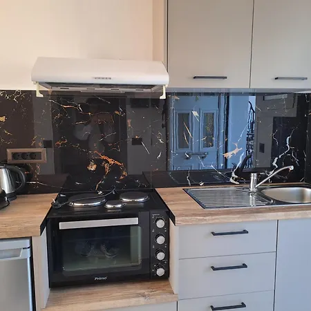 Lägenhet Bratis Keri