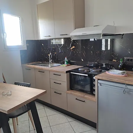 Lägenhet Bratis Keri