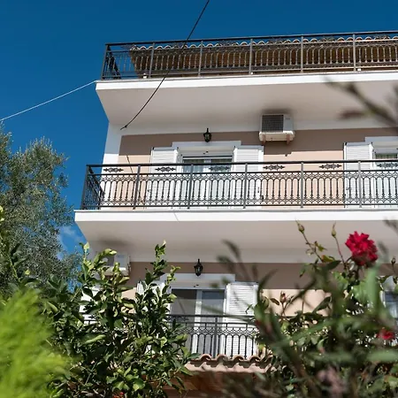 Lägenhet Bratis Keri